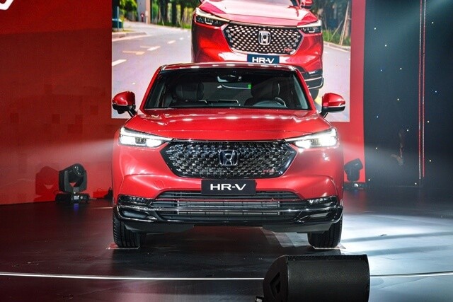 Honda BR-V 2023: Giá xe lăn bánh & đánh giá thông số kỹ thuật (8/